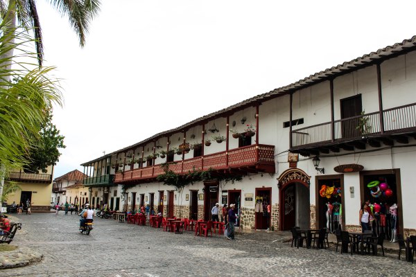 Plaza principal de Santa Fe de Antioquia.